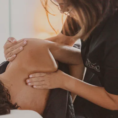 Pregnancy shoulder massage